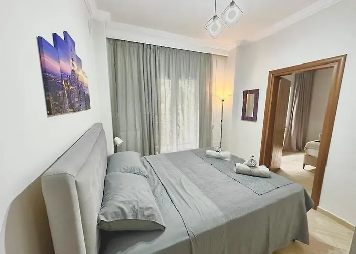 The “Roman Market” Lux Apartment